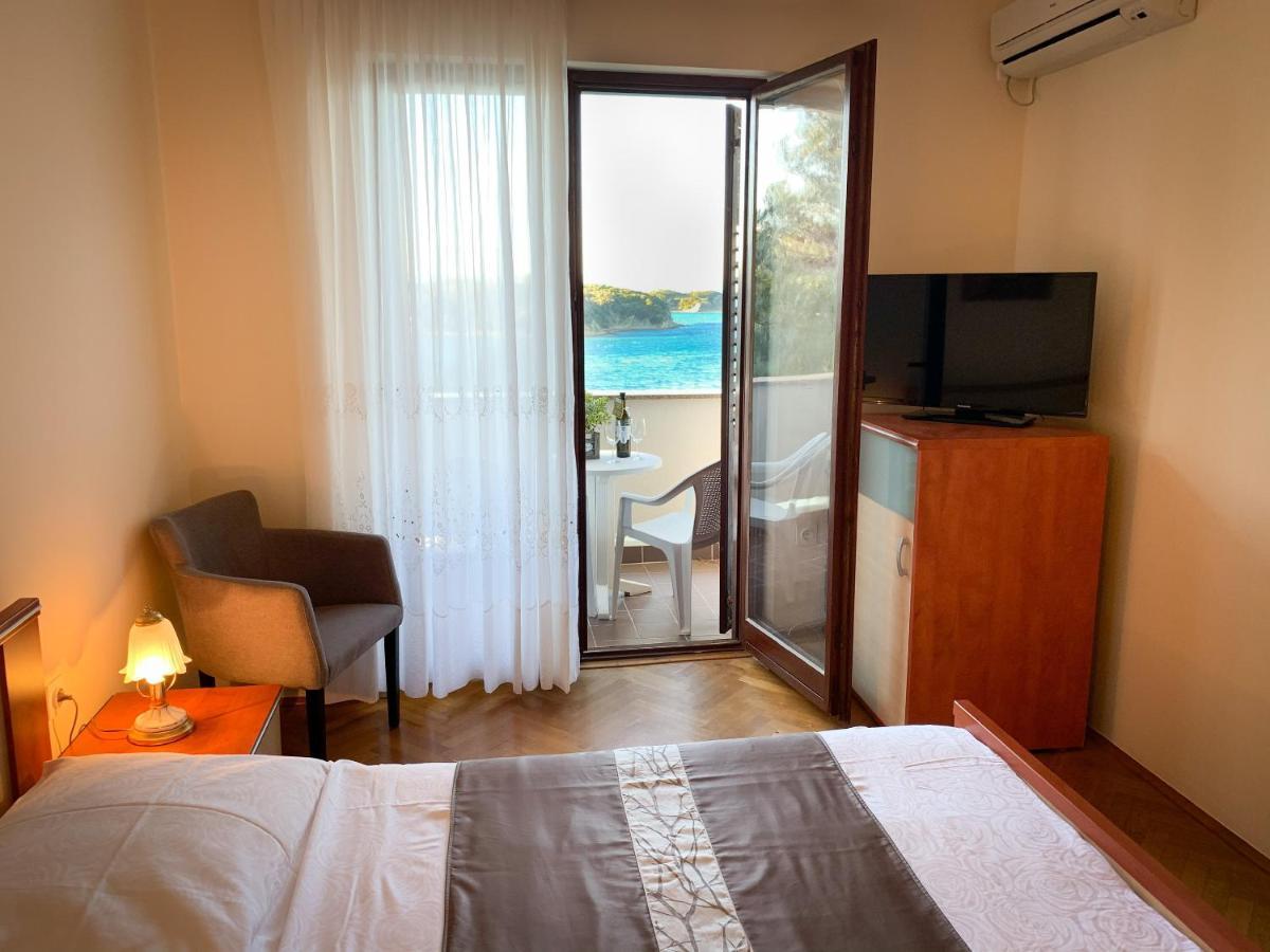 Apartements And Rooms Next To The Sea - Belveder Rab Supetarska Draga Exterior photo