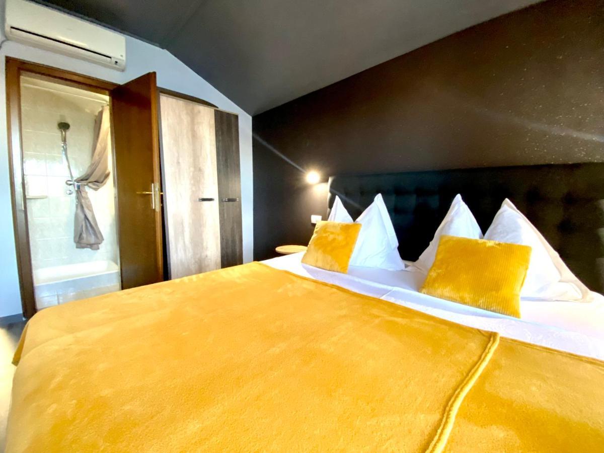 Apartements And Rooms Next To The Sea - Belveder Rab Supetarska Draga Exterior photo